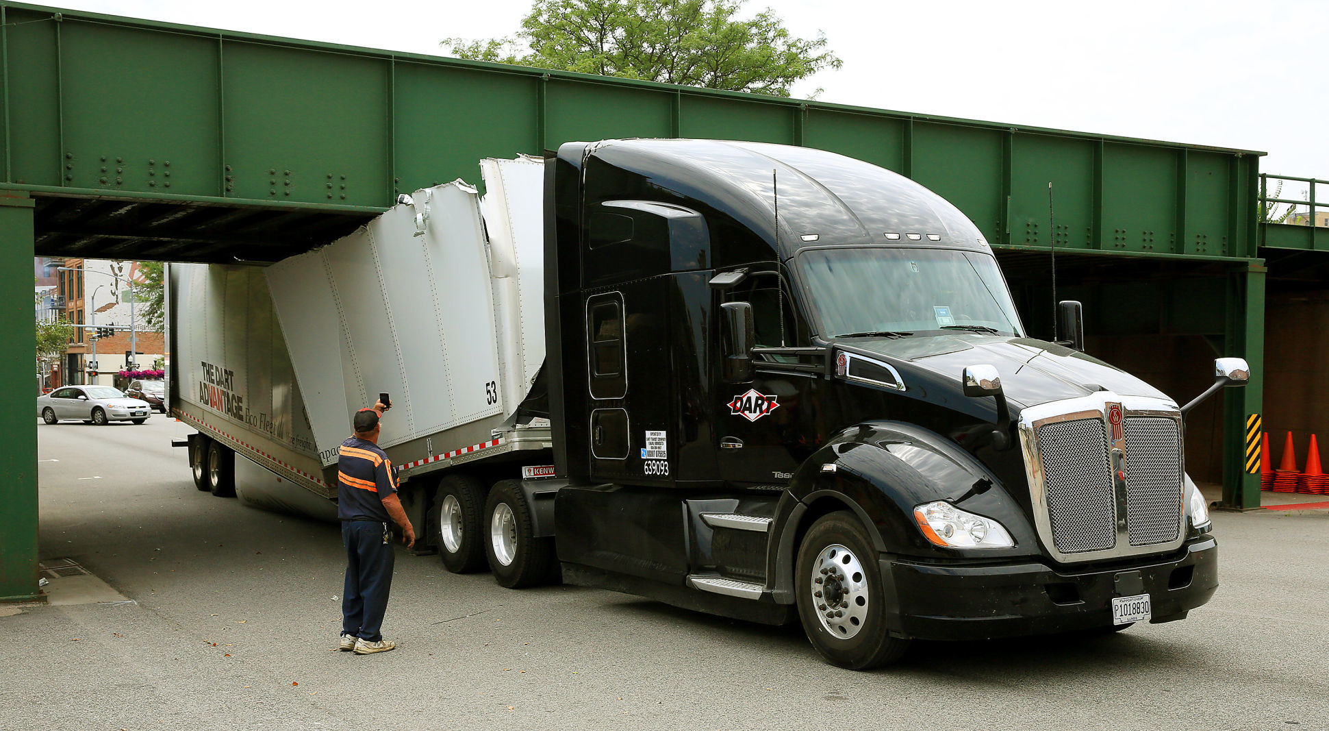 072619-qct-truck-bridge-001